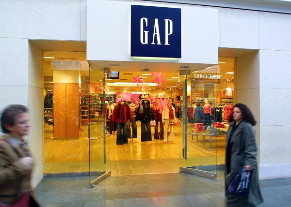 Gap to close all 81 stores in UK and Ireland as 44 more Lloyds high street bank branches to go