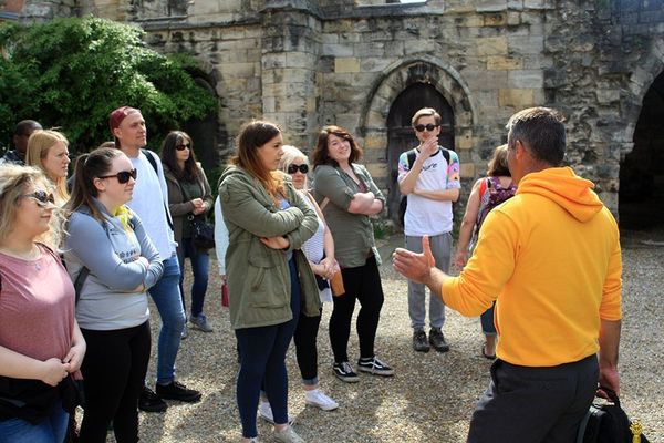 'Invisible Cities' guiding project for ex-homeless wins Tourism Award